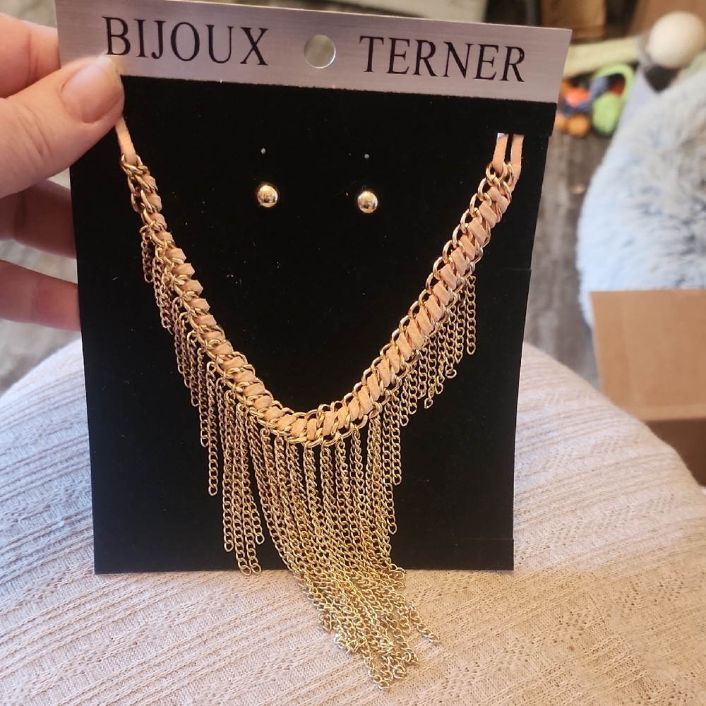 😎Bijoux Terner Gold-Tone Layered Fringe Necklace with Stud Earrings